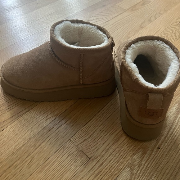 Ugg platform mini boots - Picture 2 of 4